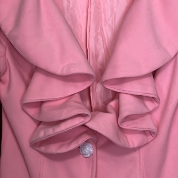 OZGZ Barbie Pink  Stylish Deep V Neck  Ruffle Flower Button Closure Size Large - Picture 3 of 9